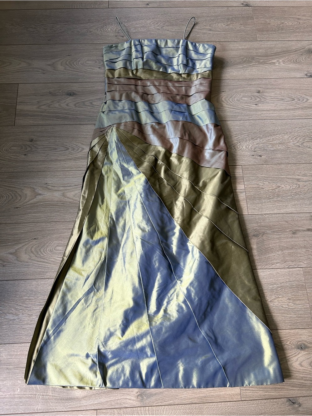 Vintage Marisa Baratelli Premium Thai Silk Iridescent Tiered Panel Evening Gown